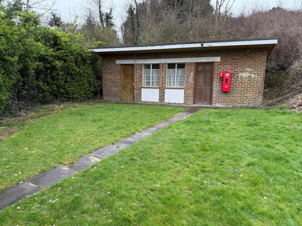 Lot: 77 - FORMER YOUTH HOSTEL IN ELEVATED LOCATION WITH POTENTIAL - Rear office & store